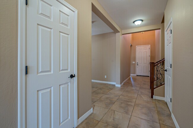 Building Photo - 28315 N Welton Pl