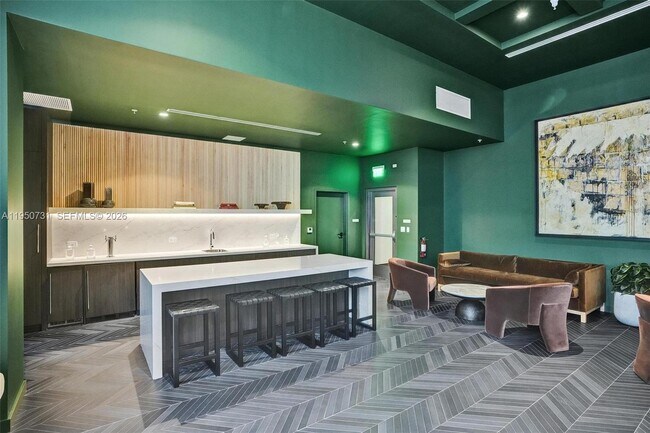 Building Photo - 11 NE 6th St