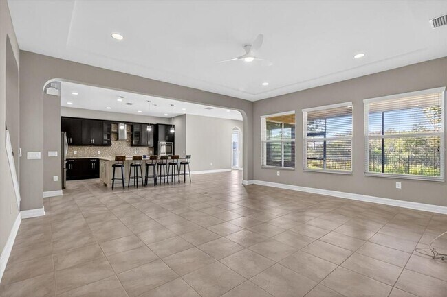 Building Photo - 2589 Gwynhurst Blvd