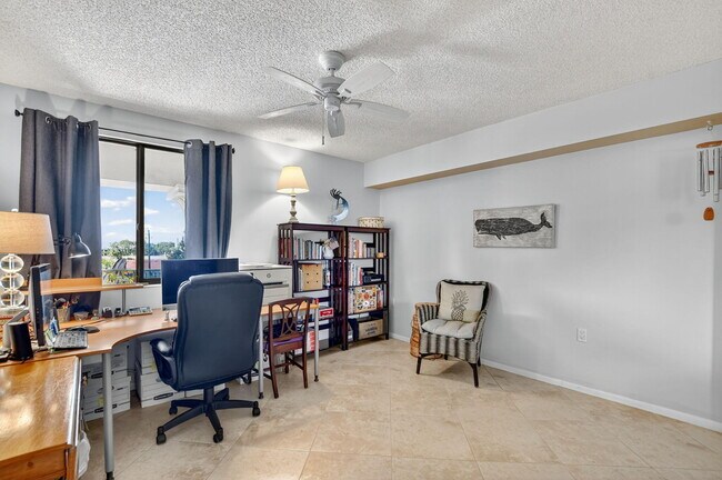 Building Photo - 6205 Balboa Cir