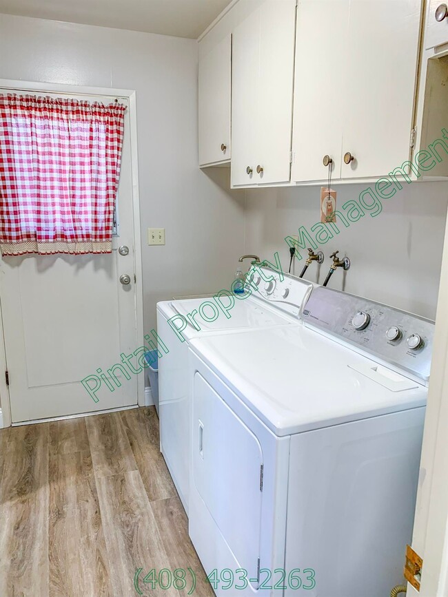 Building Photo - 817 Harrison St