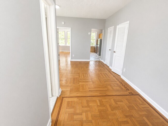 Building Photo - 383 Clifton Ave