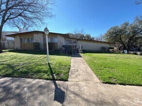 Building Photo - 1814 Crestridge Dr