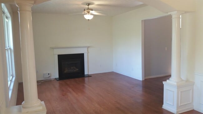 Building Photo - 7068 Littlebrook Way