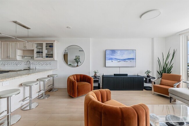 Building Photo - 401 Ocean 903