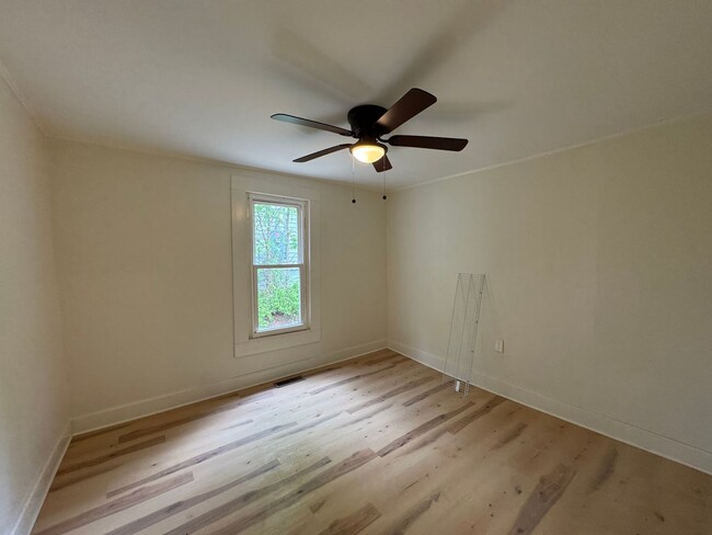 Building Photo - Gorgeous Fully Remodeled 2-Bedroom Home in...