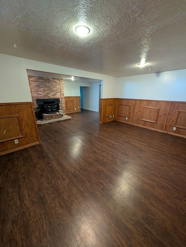 Building Photo - 155 E Griffith Rd