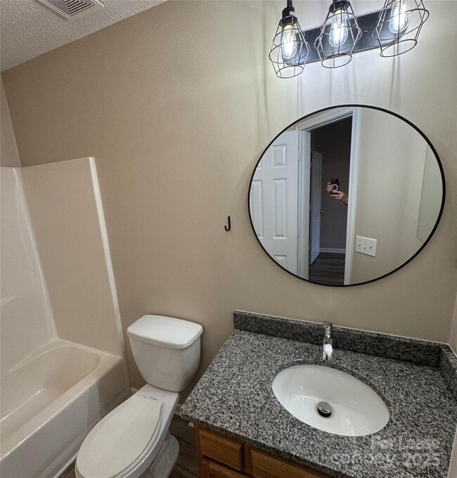Building Photo - 10165 Forest Landing Dr