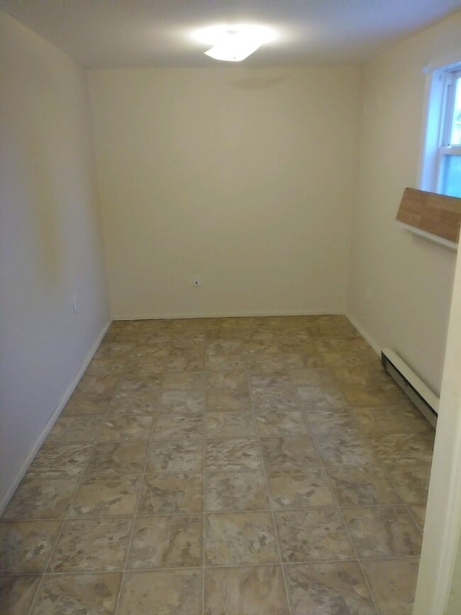 Building Photo - Apartment 09