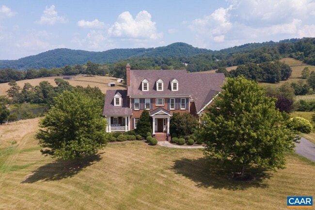 Building Photo - 585 Ragged Mountain Dr