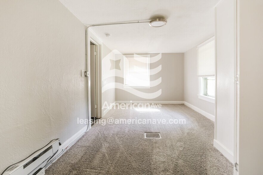 Building Photo - 1606 E 72nd St