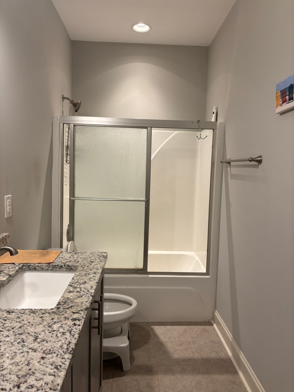 Building Photo - 3855 Academy Dr