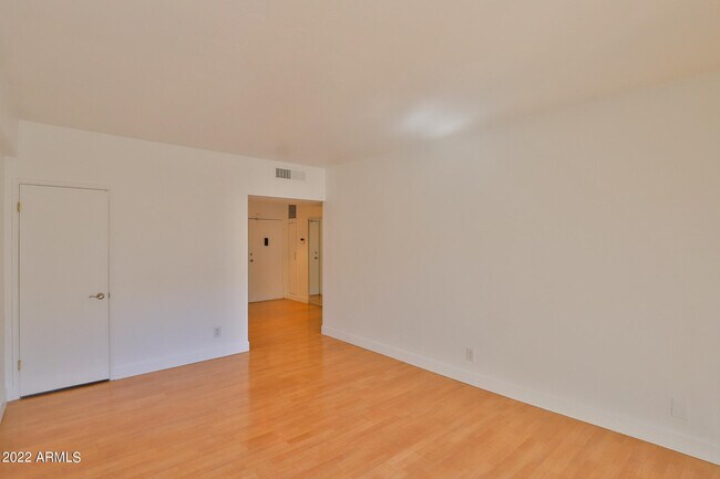 Building Photo - 351 E Thomas Rd