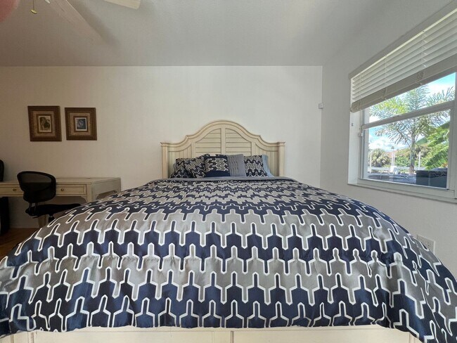 Building Photo - FURNISHED SHORT TERM RENTAL - 3 Bed / 2 Bath - Single Family Pool Home - $5,000/month ** Heated S...