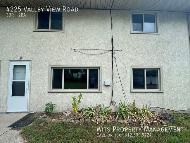 Building Photo - 4225 Valley View Rd
