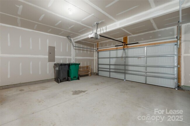 Building Photo - 6329 Marquam Pl