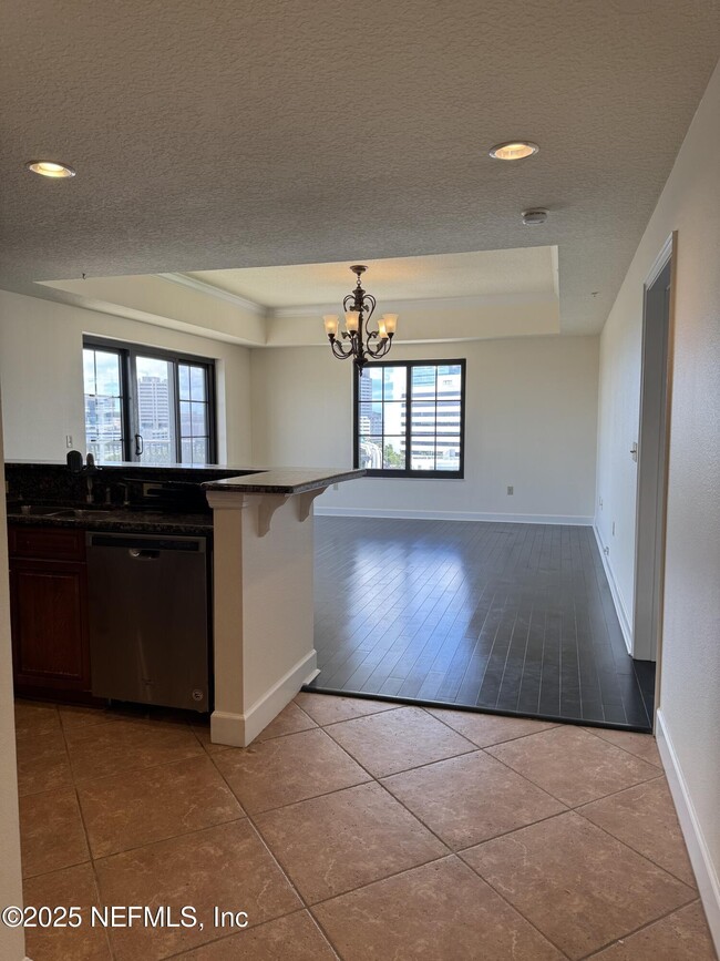 Building Photo - 1478 Riverplace Blvd