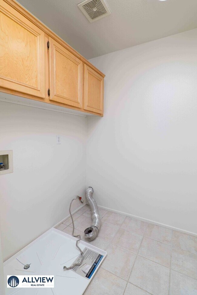 Building Photo - Beautifully Updated 4 Bedroom Single Family Home in Peaceful Glen Willow, West Irvine