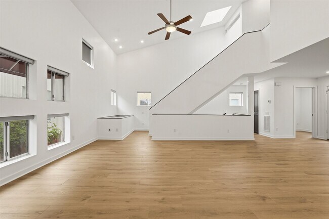 Building Photo - 6121 Gehring St