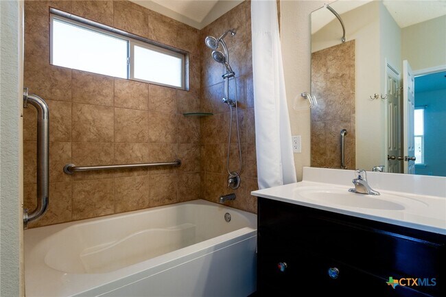 Building Photo - 1502 Shim's Blvd