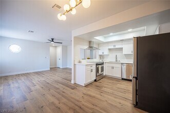Building Photo - 3720 Snorkel Cir