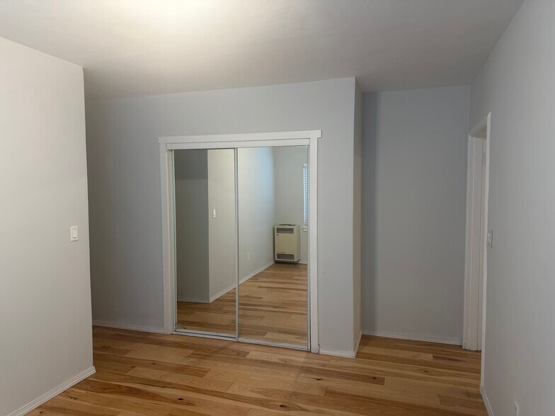 Building Photo - 1914 6th Ave