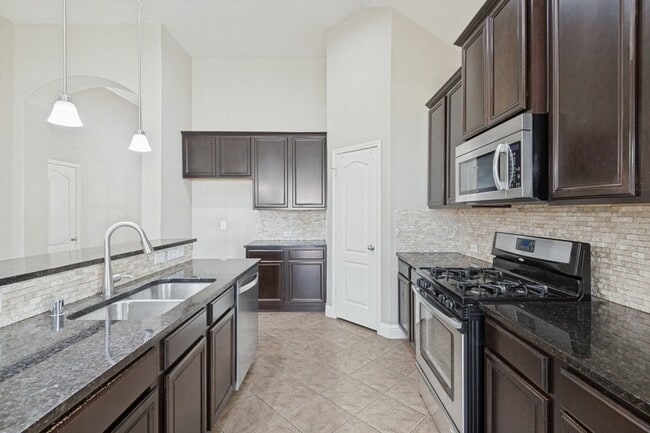 Building Photo - 594 Louder Way