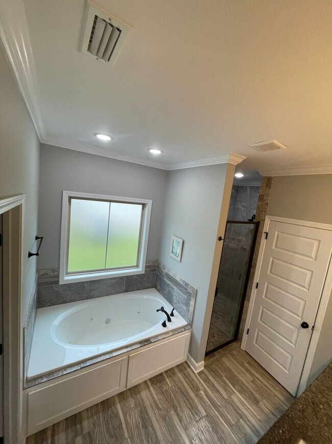 Building Photo - 103 Southern Winds Dr
