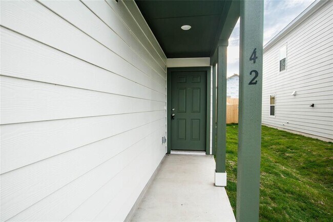 Building Photo - 42 Trinity Cir