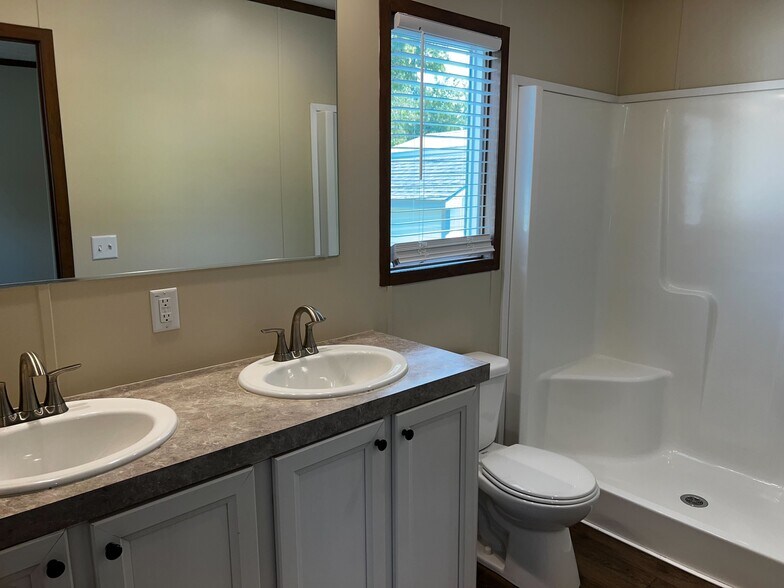 Building Photo - 709 N Collins Fwy