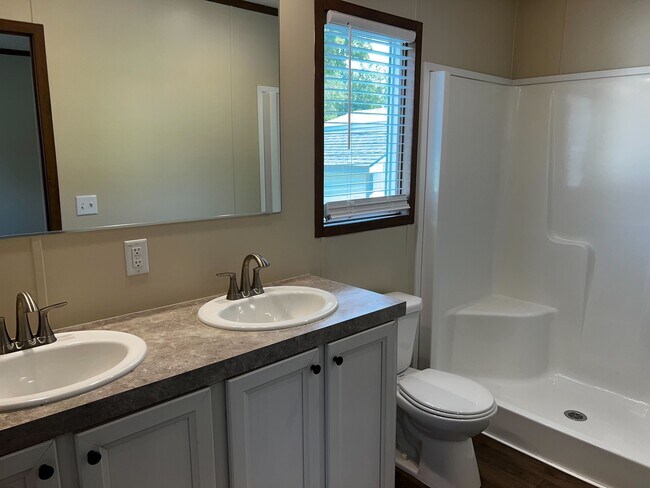 Building Photo - 709 N Collins Fwy