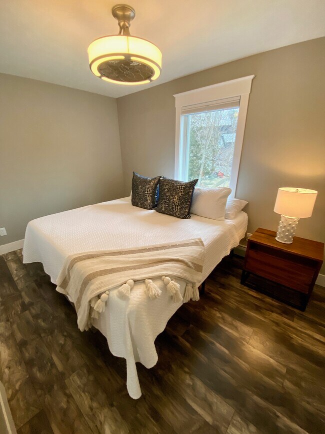 Bedroom 2 - 116 N Oak St