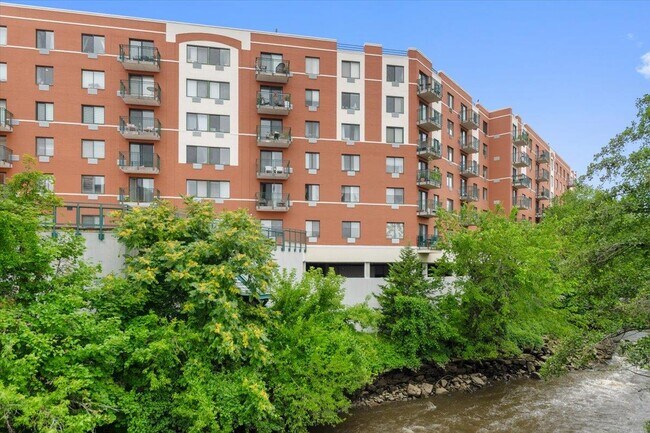 Building Photo - 123 Mamaroneck Ave