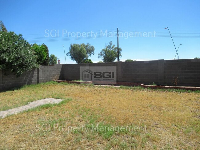 Building Photo - UPGRADED 3 BR CHANDLER HOME!