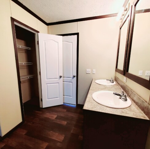 Building Photo - 9625 Cape Cod Dr