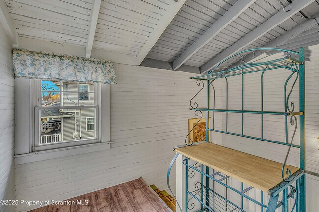 Building Photo - 1701 Green Ridge St