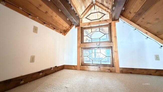 Building Photo - 26720 Robin Dr