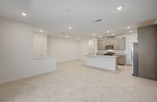 Building Photo - 2544 Vandra St
