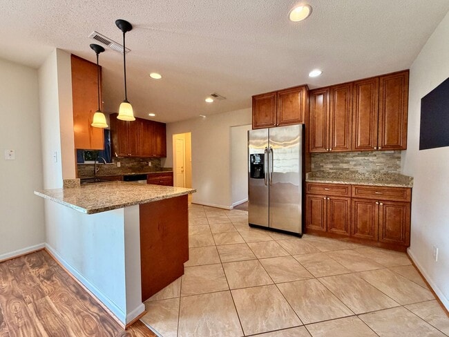 Building Photo - 1012 Antioch Cir