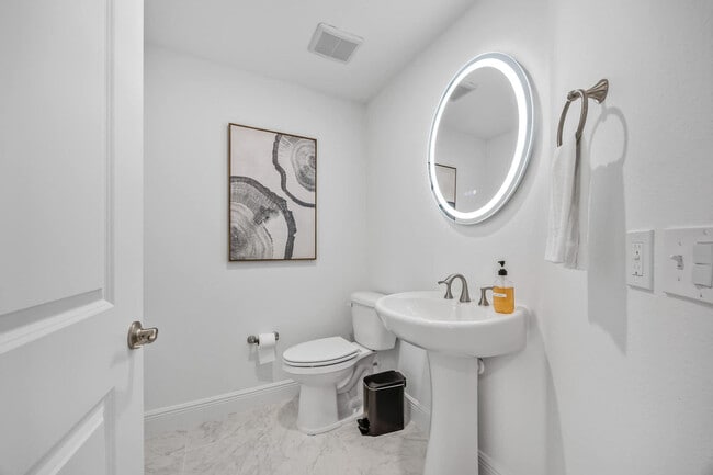 Building Photo - 701 Pilot Ln