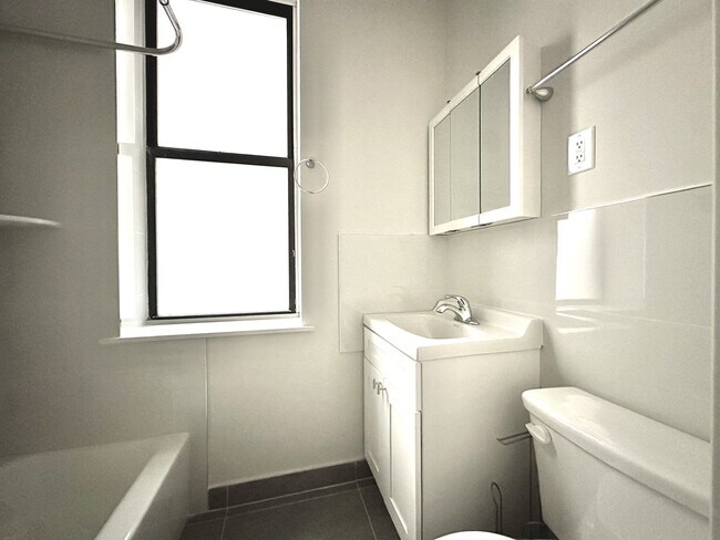 Floorplan - 122 La Salle Street