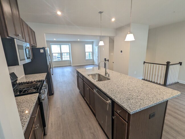Building Photo - New Build (never lived in) townhouse avail...