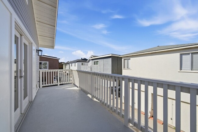 Building Photo - 119 28th St