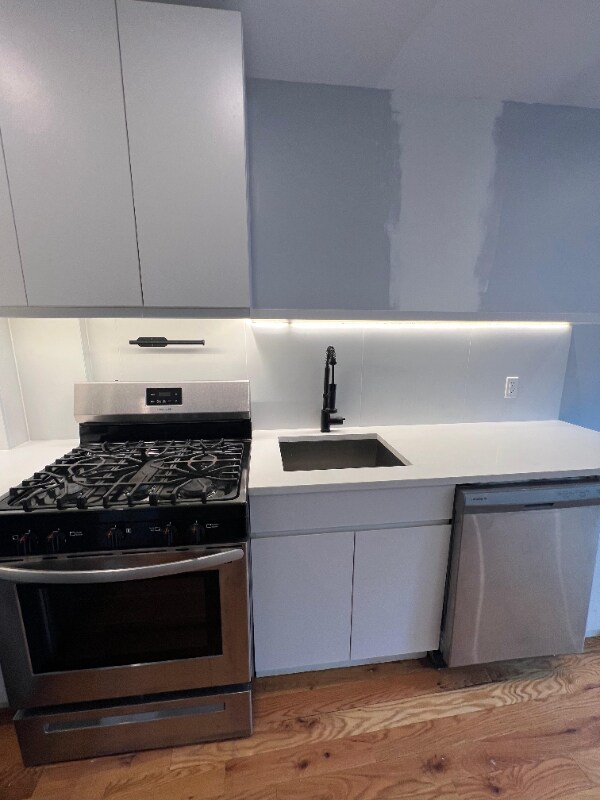 Building Photo - 568 Communipaw Ave