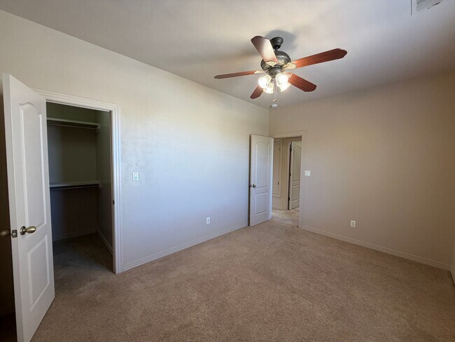 Building Photo - 4 Bedroom Home Plus Office Available Near Eubank Blvd NE & Paseo Del Norte!