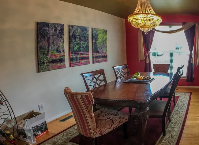 Building Photo - Large 4BR plus office, 3.5 BA,  2-car garage