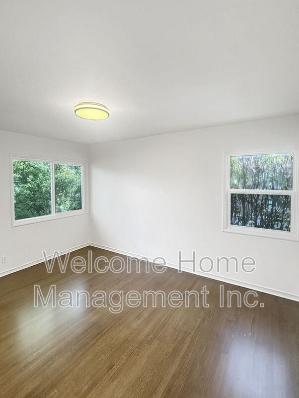 Building Photo - 5808 Estates Dr