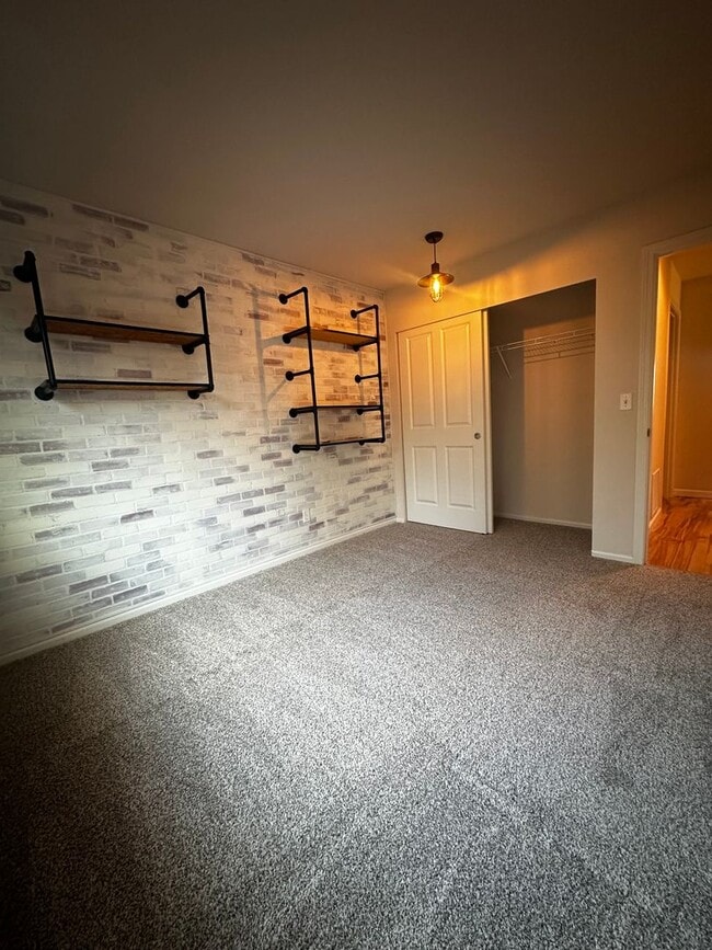 Building Photo - Gorgeous 4 Bedroom Lake Stevens Home in Cr...