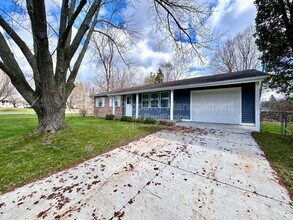 Building Photo - 818 Delray Ave SE