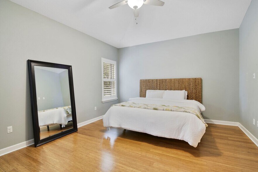 Building Photo - 5808 Tarleton Way